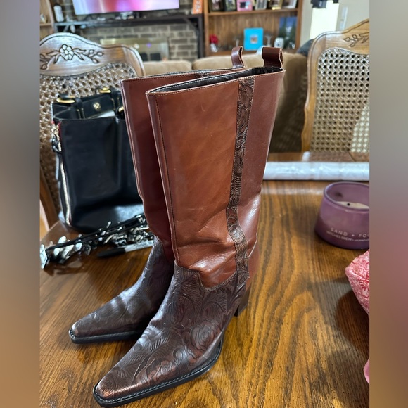 Women’s Boots - Picture 3 of 3